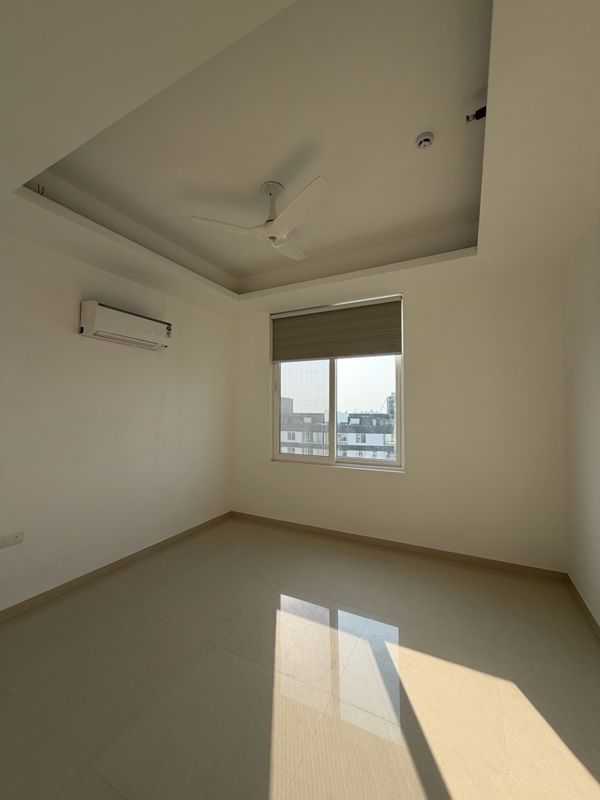 5 BHK Penthouse For Sale in Omaxe Lake