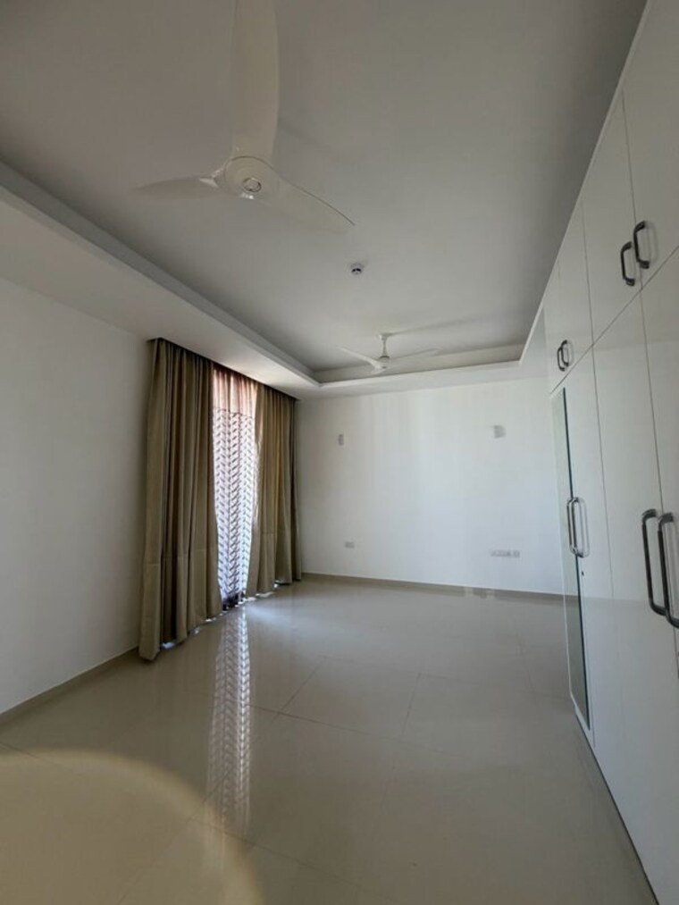 Room, omaxe-lake 5 Bedroom 3550 Sq.Ft. Penthouse In North Mullanpur Chandigarh 9405459