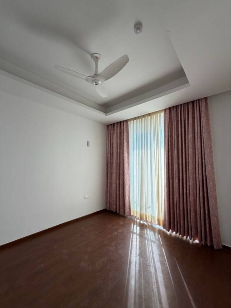 Room, omaxe-lake 5 Bedroom 3550 Sq.Ft. Penthouse In North Mullanpur Chandigarh 9405459