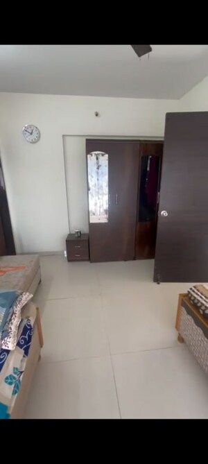 Furnished Amenities in 2 BHK Apartment at Crystal Armus, Chembur – for Rent