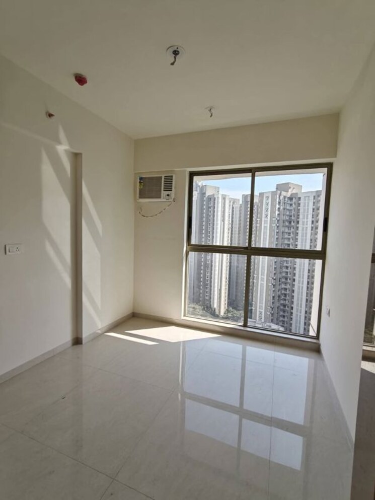 Bedroom, lodha-crown-kolshet 1 Bedroom 500 Sq.Ft. Apartment In Kolshet Road Thane 9787573