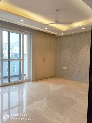 Room in 1.5 BHK Apartment at DLF Cyber Park, Sector 20 – for Rent