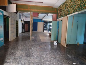 Parking in  Showroom at Andheri West – for Rent