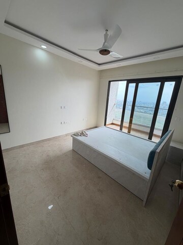 Room in 3.5 BHK Apartment at Valmark Apas, Hulimavu – for Rent