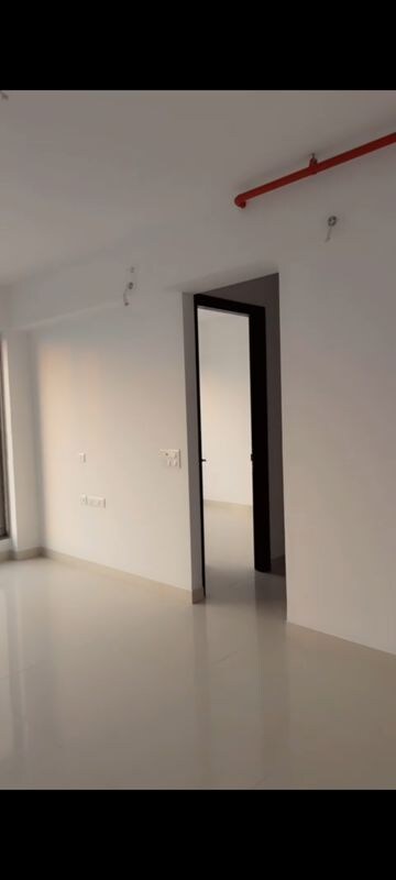 Room in 3 BHK Apartment at Sunteck Avenue 2, Goregaon West – for Rent