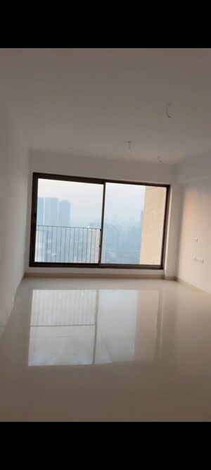 Room in 3 BHK Apartment at Sunteck Avenue 2, Goregaon West – for Rent