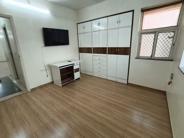 Room in 3 BHK Apartment at Hiranandani Estate, Ghodbunder Road – for Rent