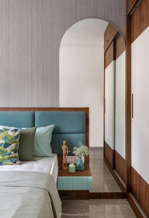 Furnished Amenities in 2 BHK Apartment at Hiranandani Castle Rock, Powai – for Rent