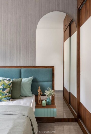 Furnished Amenities in 2 BHK Apartment at Hiranandani Castle Rock, Powai – for Rent