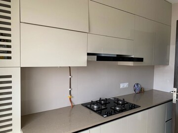 Furnished Amenities in 2 BHK Apartment at Hiranandani Atlantis, Powai – for Rent