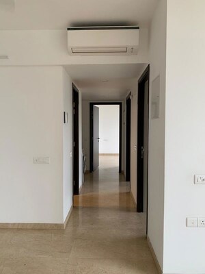 Room in 2 BHK Apartment at Hiranandani Atlantis, Powai – for Rent