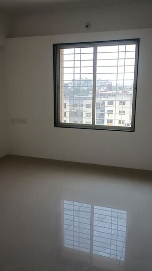 Room in 2 BHK Apartment at Pinnac Riverdale Residency, Karve Nagar – for Rent