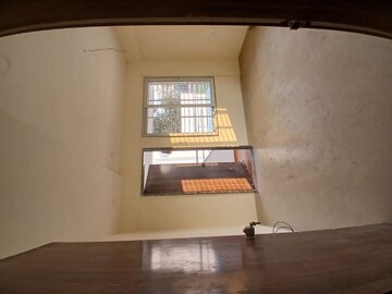 Room in 3 BHK Apartment at Manish Nagar – for Sale