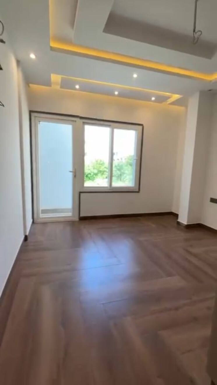 Room, sector 84 3 Bedroom 150 Sq.Yd. Builder Floor In Sector 84 Faridabad 9787696