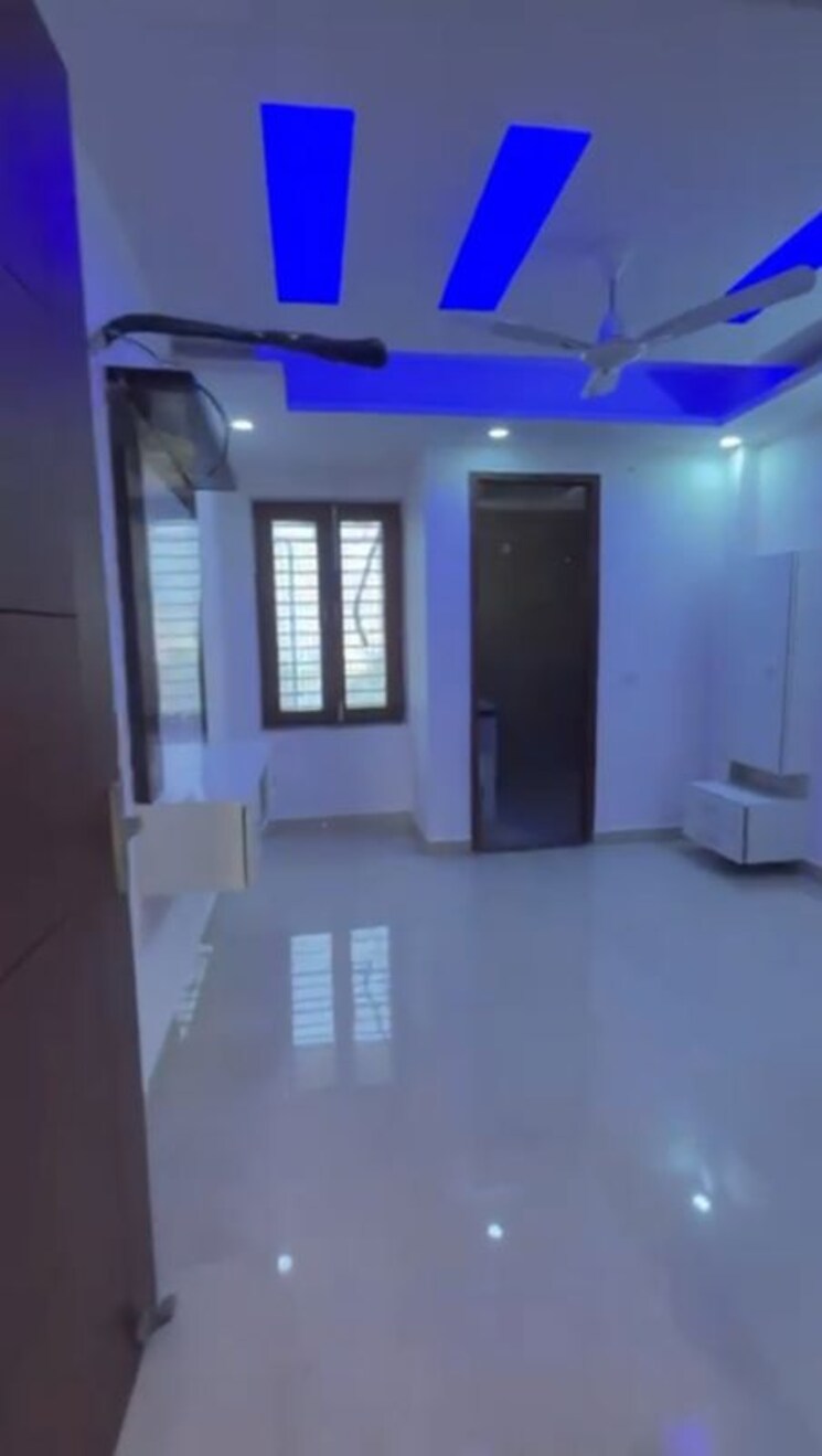 Room, sector 84 3 Bedroom 150 Sq.Yd. Builder Floor In Sector 84 Faridabad 9787696