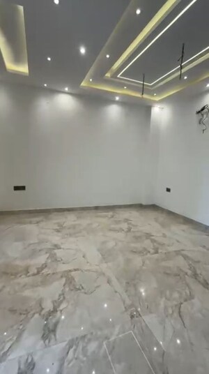 Room in 3 BHK Builder Floor at Sector 84 – for Sale