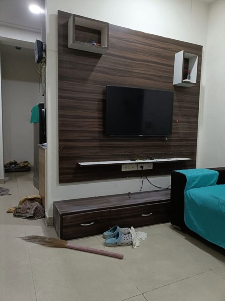 undefined, gaur-city-5th-avenue 2.5 Bedroom 1160 Sq.Ft. Apartment In Gaur City 1 Greater Noida 9787699