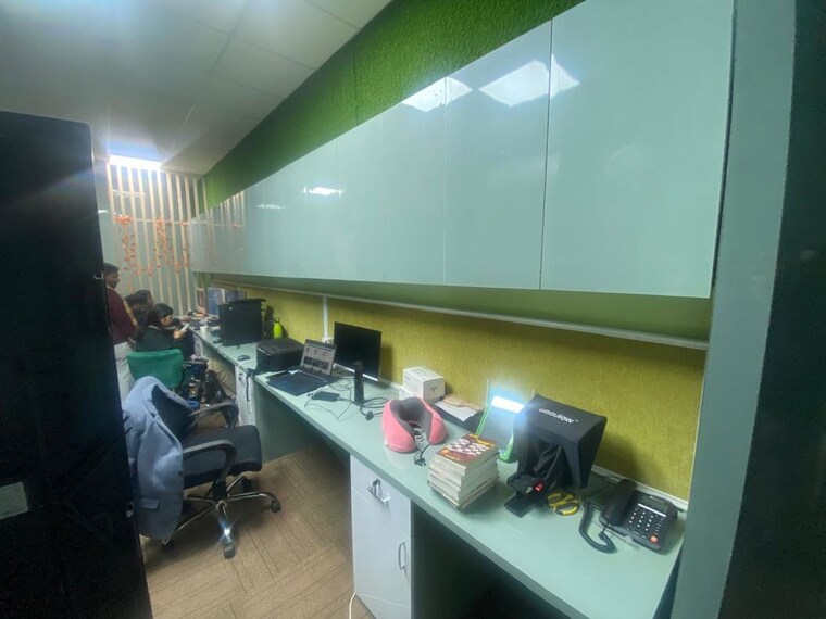Team Area, galaxy-blue-sapphire-plaza Commercial Office Space 652 Sq.Ft. In Sector 4 Greater Noida Greater Noida 9787708