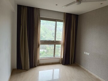 Room in 2 BHK Apartment at Hiranandani Castle Rock, Powai – for Rent