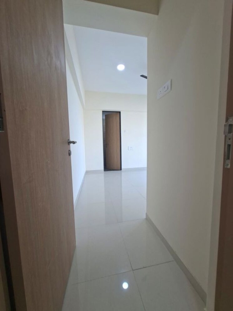 Bathroom, sai-krupa-skylon-suburbia 2 Bedroom 642 Sq.Ft. Apartment In Kandivali West Mumbai 9787724