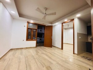 Room in 1 BHK Builder Floor at Saket – for Rent