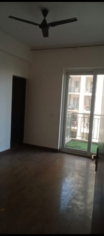 Room in 3.5 BHK Apartment at Puri Aanandvilas, Sector 81 – for Rent