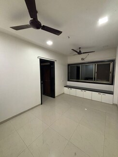 1 Rk+ Extra Room Apartment For Sale in Borivali East