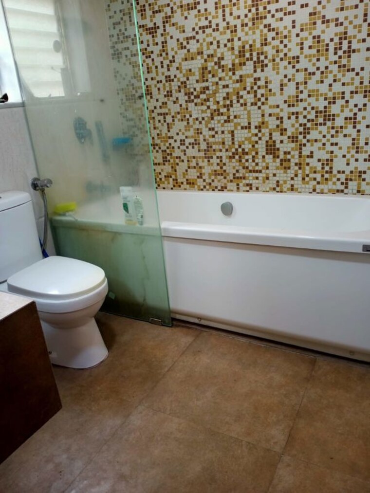 Bathroom, hiranandani-powai-park 2 Bedroom 880 Sq.Ft. Apartment In Powai Mumbai 9787779