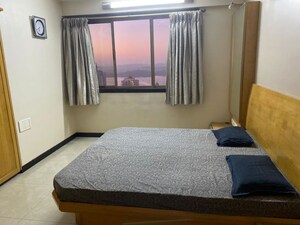 Bedroom in 3 BHK Apartment at Hiranandani Glen Croft, Powai – for Rent