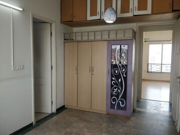 Room in 2 BHK Apartment at Hiranandani Gardens Eldora, Powai – for Rent