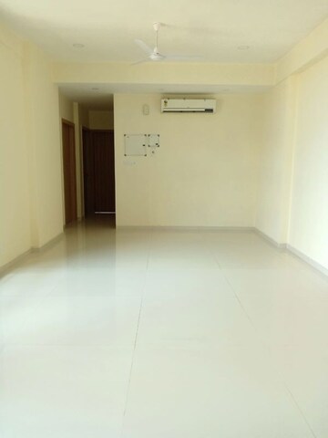 Room in 3 BHK Apartment at Hiranandani Gardens Torino, Powai – for Rent