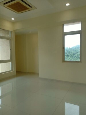 Room in 3 BHK Apartment at Hiranandani Gardens Torino, Powai – for Rent