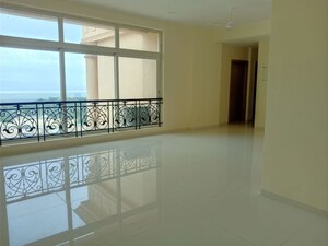 Room in 3 BHK Apartment at Hiranandani Gardens Torino, Powai – for Rent