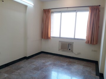 Room in 2 BHK Apartment at Hiranandani Avalon, Powai – for Rent