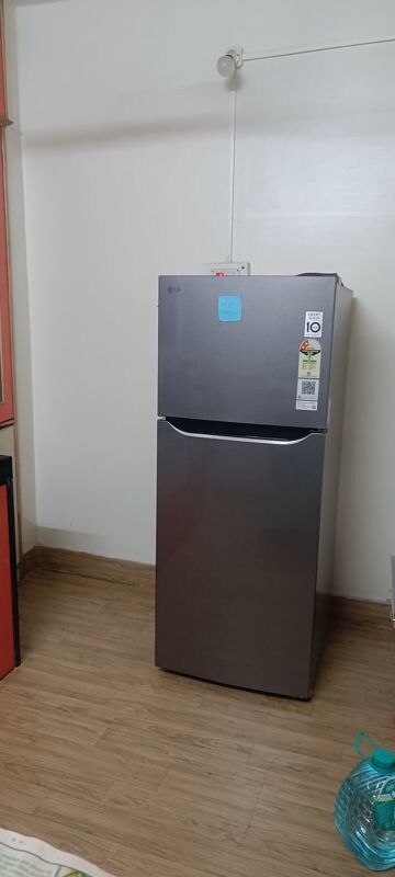 Room in 1 BHK Apartment at Koregaon Park – for Rent