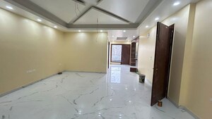 Room in 3 BHK Builder Floor at RWA Apartments, Sector 31 – for Rent
