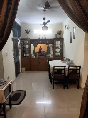 Living Room in 2 BHK Builder Floor at RWA Apartments Sector 40, Sector 40 – for Rent