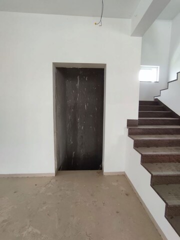 Room in 4 BHK Villa at Hallmark County, Osman Nagar – for Sale