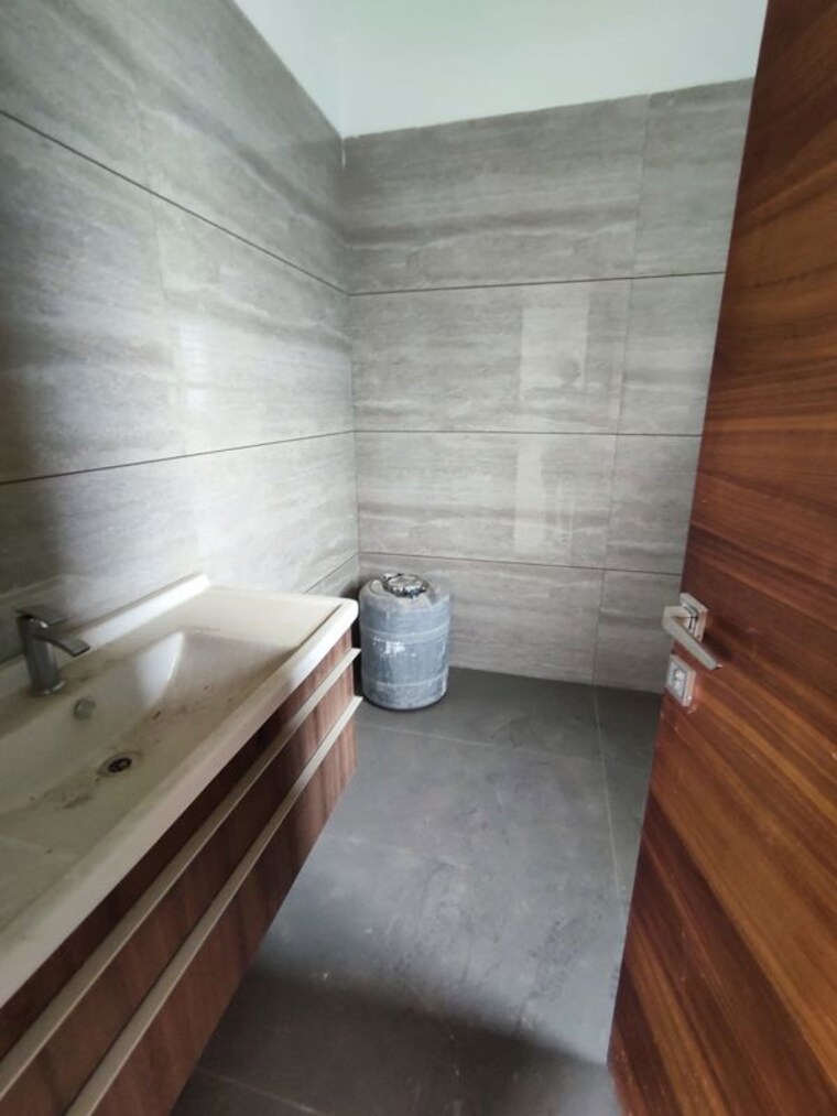 Bathroom, hallmark-county 4 Bedroom 4280 Sq.Ft. Villa In Osman Nagar Hyderabad 9787860
