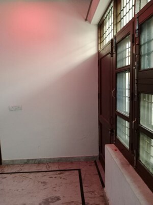 Room in 2 BHK Builder Floor at Sector 6 – for Rent