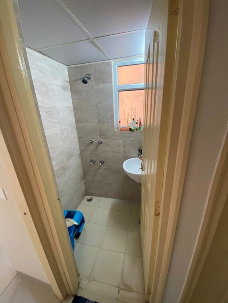 Bathroom, wave-dream-homes 1 Bedroom 578 Sq.Ft. Apartment In Wave City Ghaziabad 9787897
