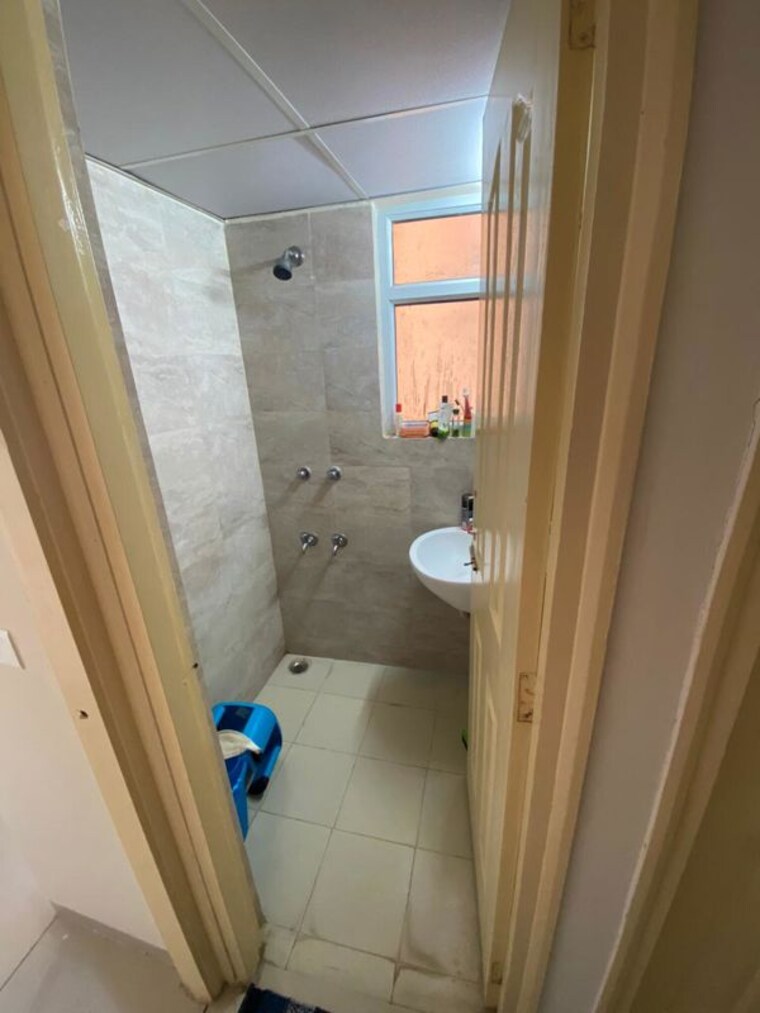 Bathroom, wave-dream-homes 1 Bedroom 578 Sq.Ft. Apartment In Wave City Ghaziabad 9787897