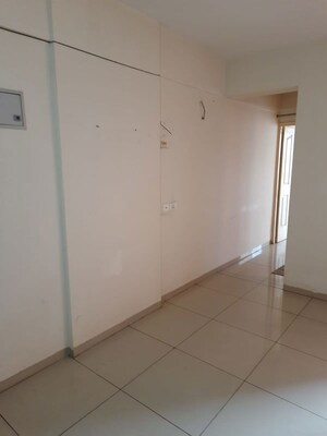 Room in 1 BHK Apartment at Wave Dream Homes, Wave City – for Rent