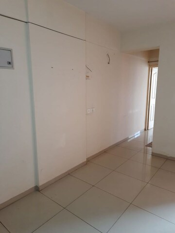 Room in 1 BHK Apartment at Wave Dream Homes, Wave City – for Rent