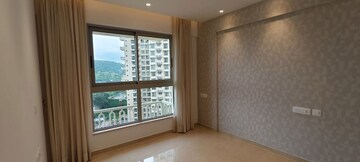 Room in 3 BHK Apartment at Hiranandani Highland, Powai – for Rent