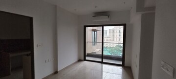 Room in 3 BHK Apartment at Kanakia Silicon Valley, Powai – for Rent