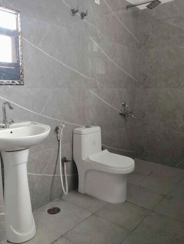 Bathroom in 2 BHK Independent House at Gomti Nagar – for Rent