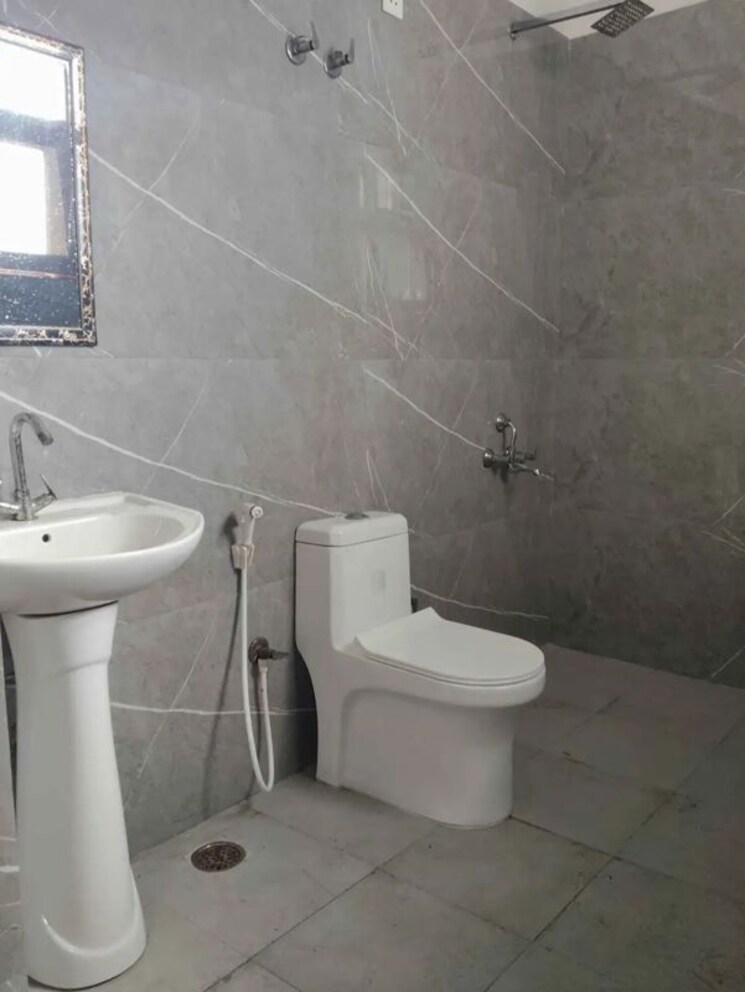 Bathroom, gomti nagar 2 Bedroom 1400 Sq.Ft. Independent House In Gomti Nagar Lucknow 9787962