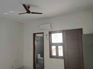 Room in 2 BHK Independent House at Gomti Nagar – for Rent