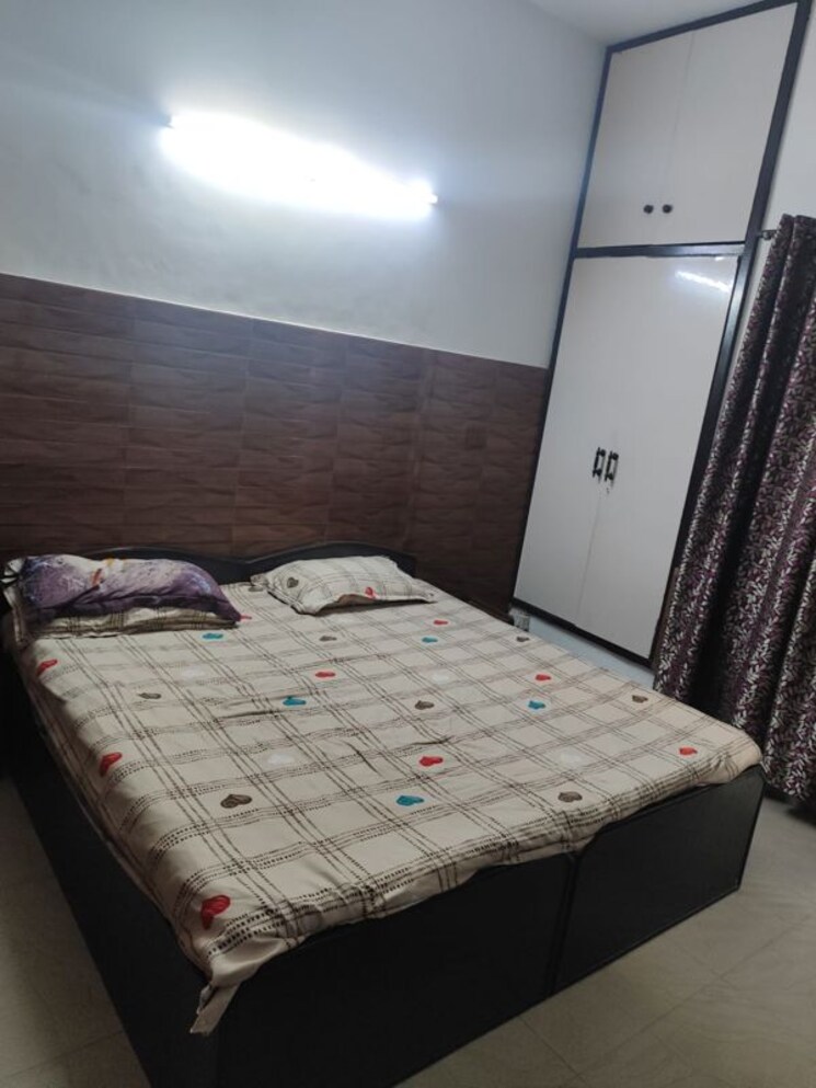 Bedroom, jal-vayu-vihar-noida 4 Bedroom 2500 Sq.Ft. Apartment In Sector 21 Noida 9787987